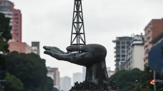 美国WTI原油2月份下跌3.8% 自11月以来首次录得月跌幅图2