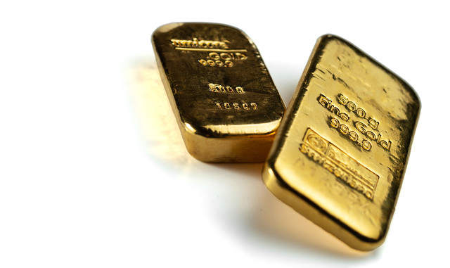 如何看待黄金与贵金属的关系？它们在市场中的相互作用是怎样的？